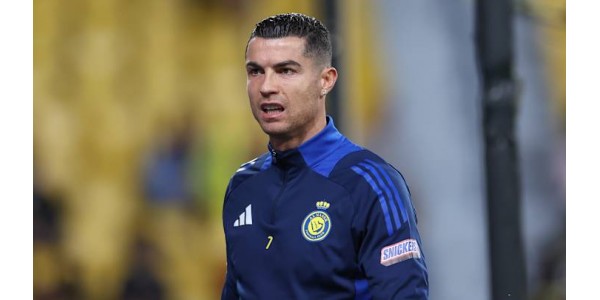 Fans namen het verkeerde shirt voor CRISTIANO RONALDO om te signeren Fans namen het verkeerde shirt voor CRISTIANO RONALDO om te signeren